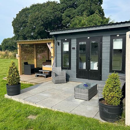 Dolafon Farm Luxury Glamping Cabin With Hot Tub St Asaph Bagian luar foto