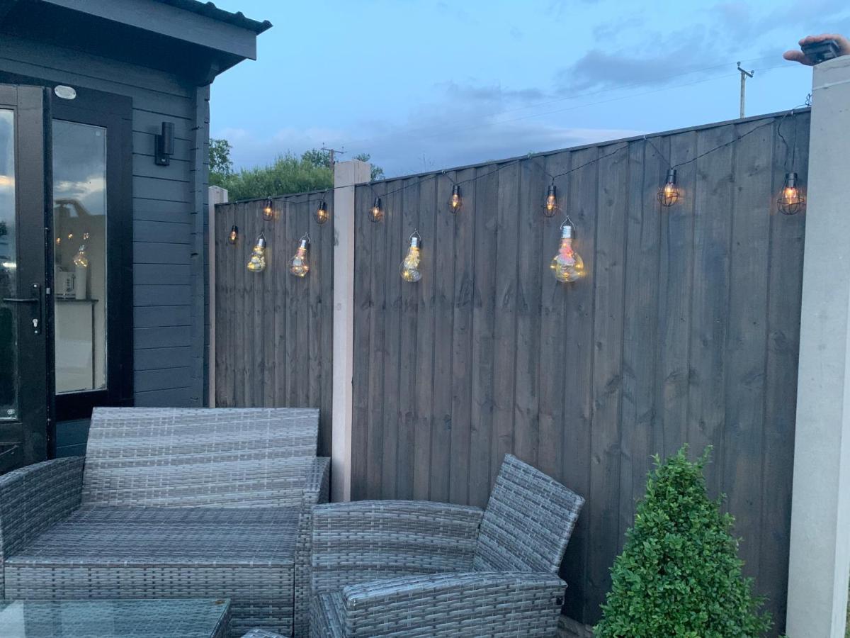 Dolafon Farm Luxury Glamping Cabin With Hot Tub St Asaph Bagian luar foto