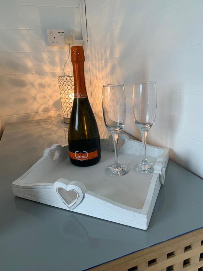 Dolafon Farm Luxury Glamping Cabin With Hot Tub St Asaph Bagian luar foto