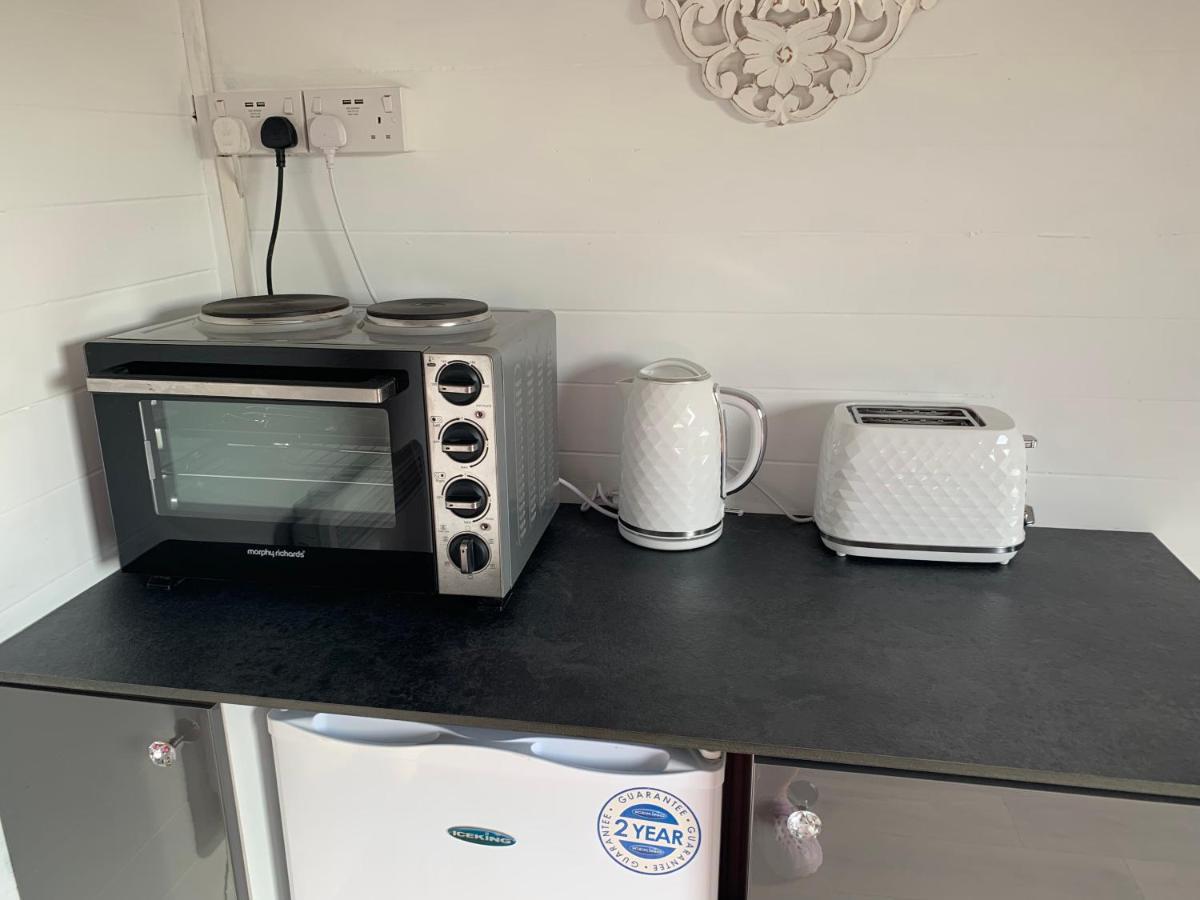 Dolafon Farm Luxury Glamping Cabin With Hot Tub St Asaph Bagian luar foto
