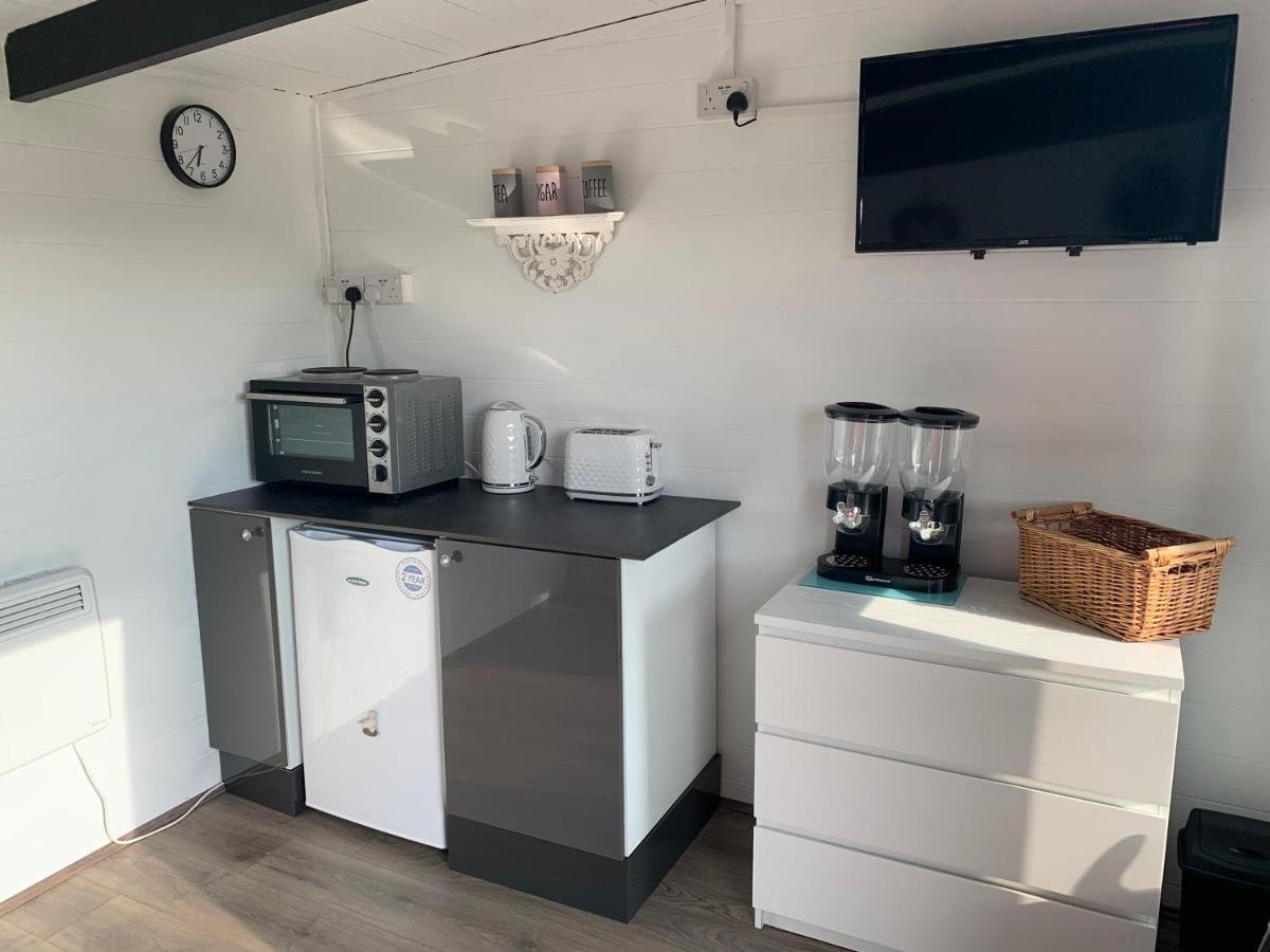 Dolafon Farm Luxury Glamping Cabin With Hot Tub St Asaph Bagian luar foto